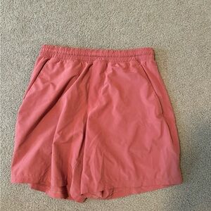 7’ lululemon pace breaker shorts